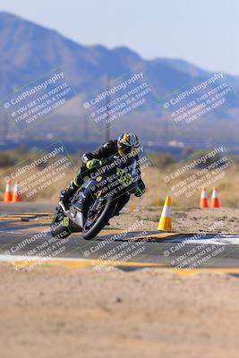 media/Dec-17-2023-CVMA (Sun) [[bf0c04832d]]/Race 2 Amateur Supersport Open/